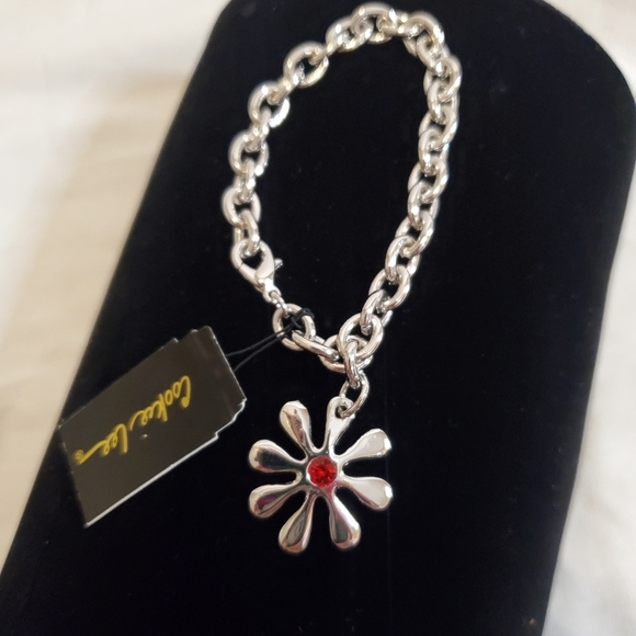 Cookie Lee Silver Flower Charm Bracelet 🌼 NWT - Picture 2 of 7
